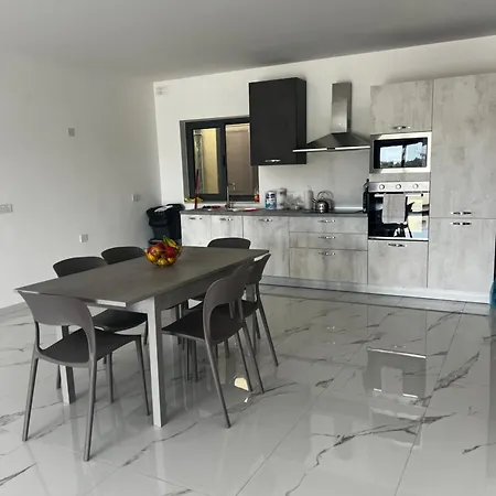 Apartment 3 Bedroom Penthouse T