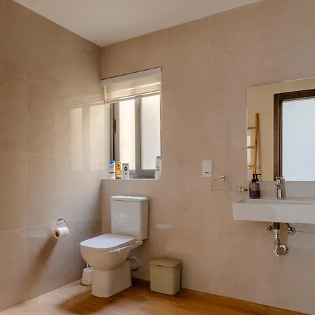 3 Bedroom Penthouse T *