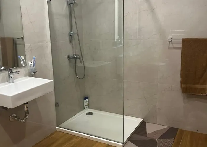 3 Bedroom Penthouse T *